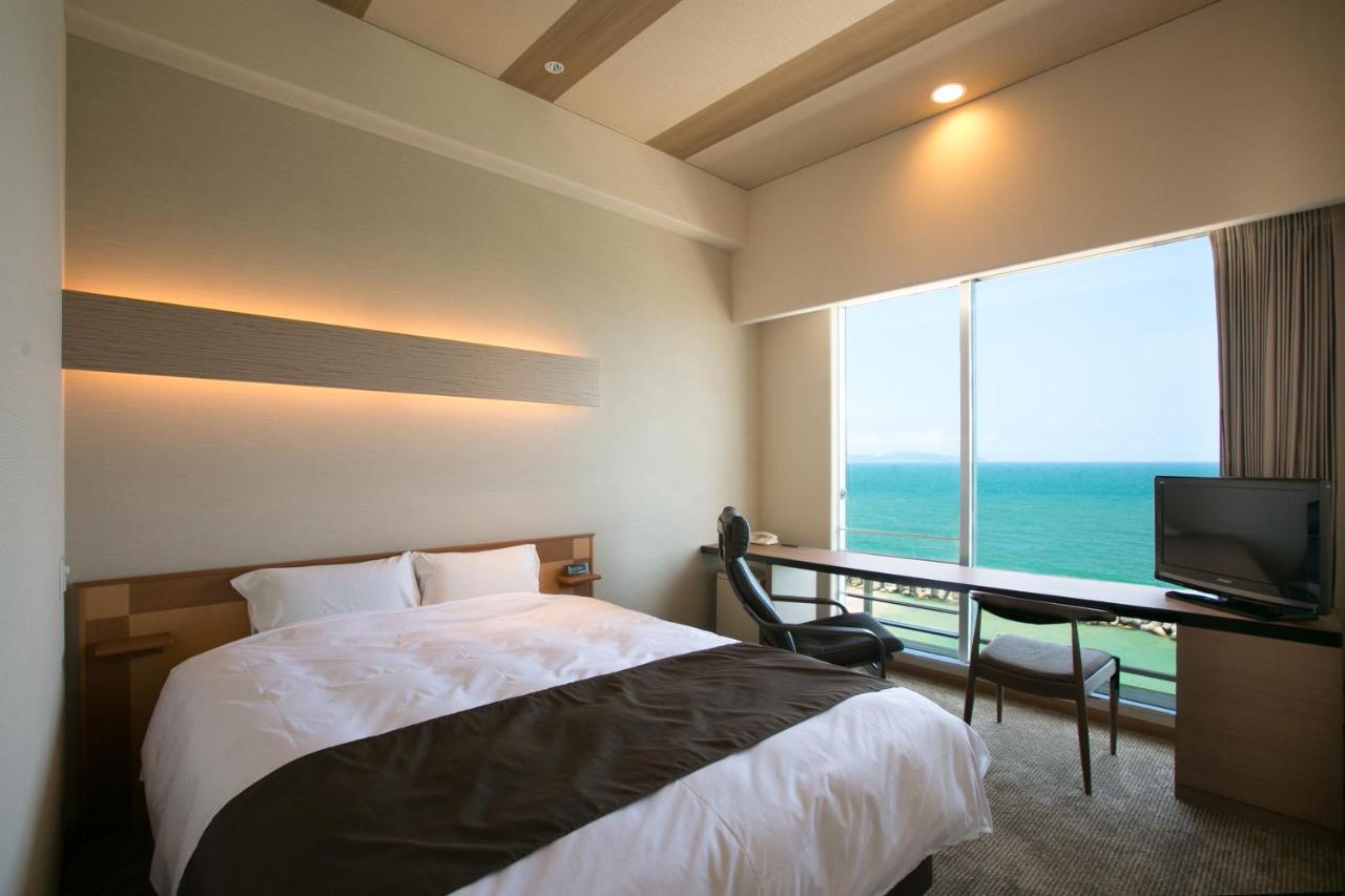 Kaike Seaside Hotel Йонаго Экстерьер фото